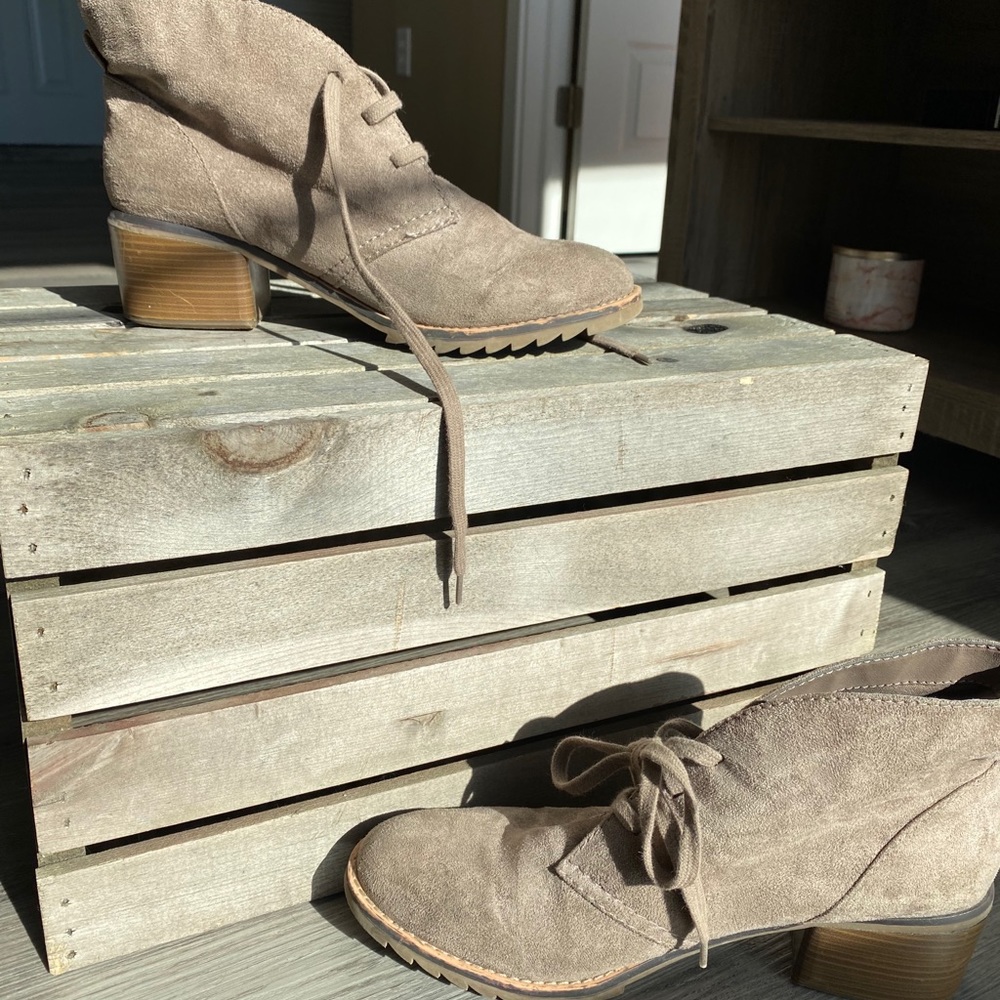 Heeled booties